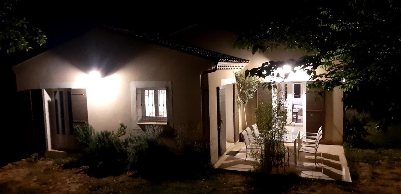 Les Lilas des Chênes Piolenc Exterior foto